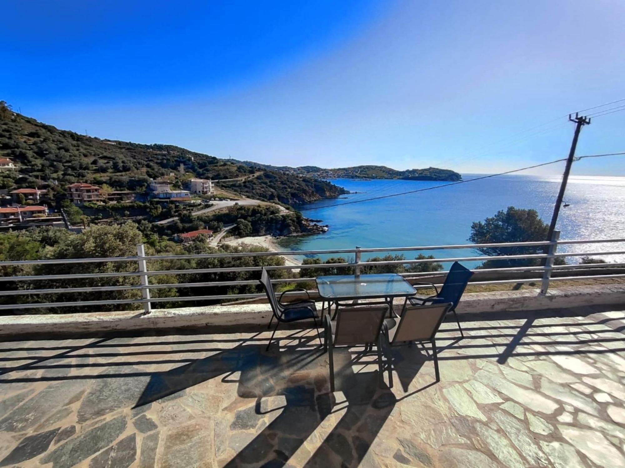 Aegean Beachfront Petriaí 外观 照片