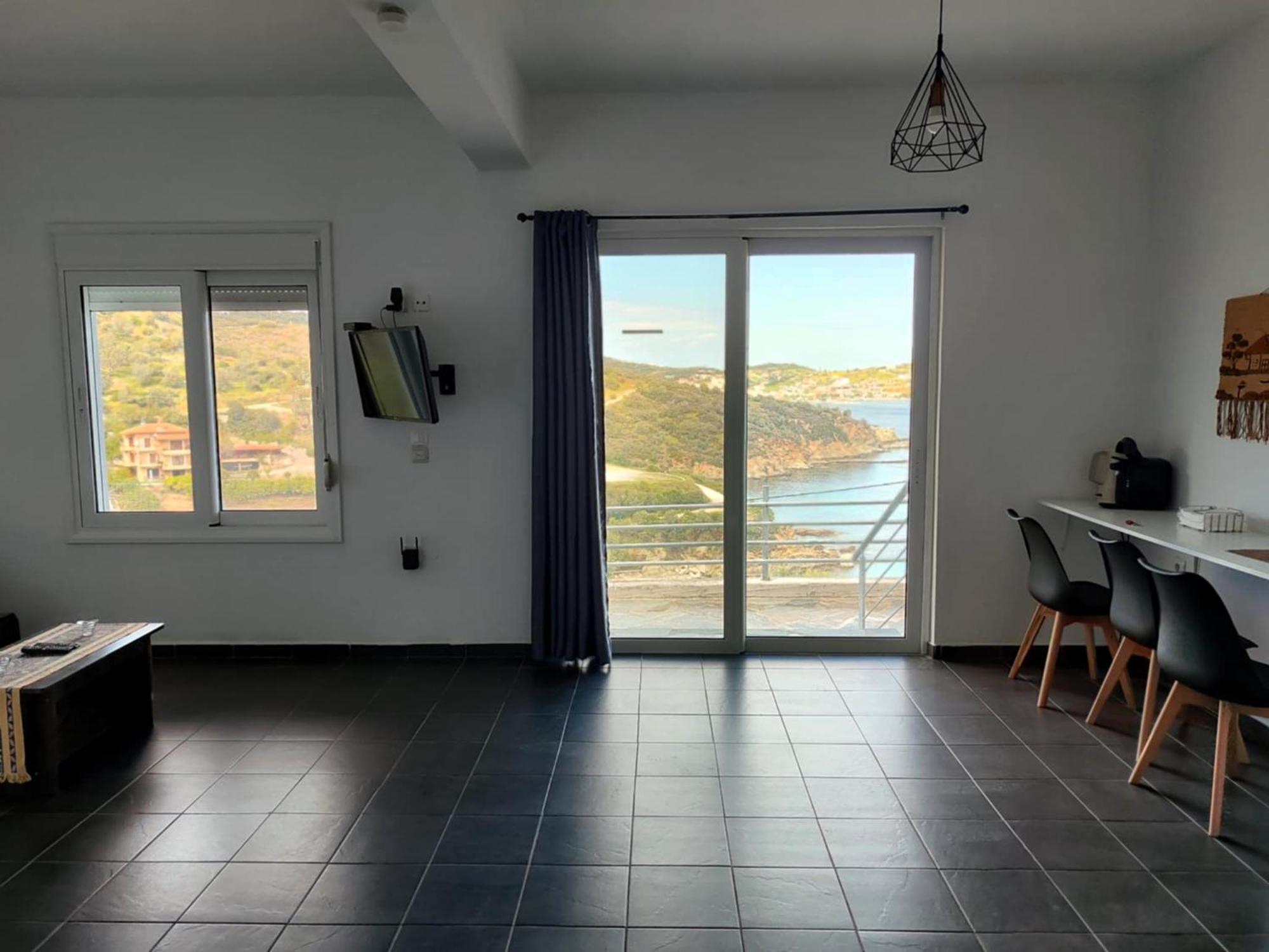 Aegean Beachfront Petriaí 外观 照片
